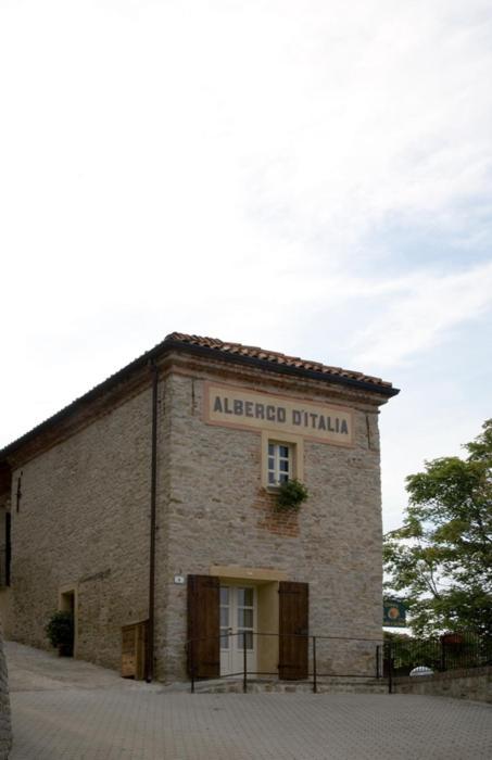 Dimora Storico Romantica Il Sole E La Luna Hostal Cerretto Langhe Exterior foto