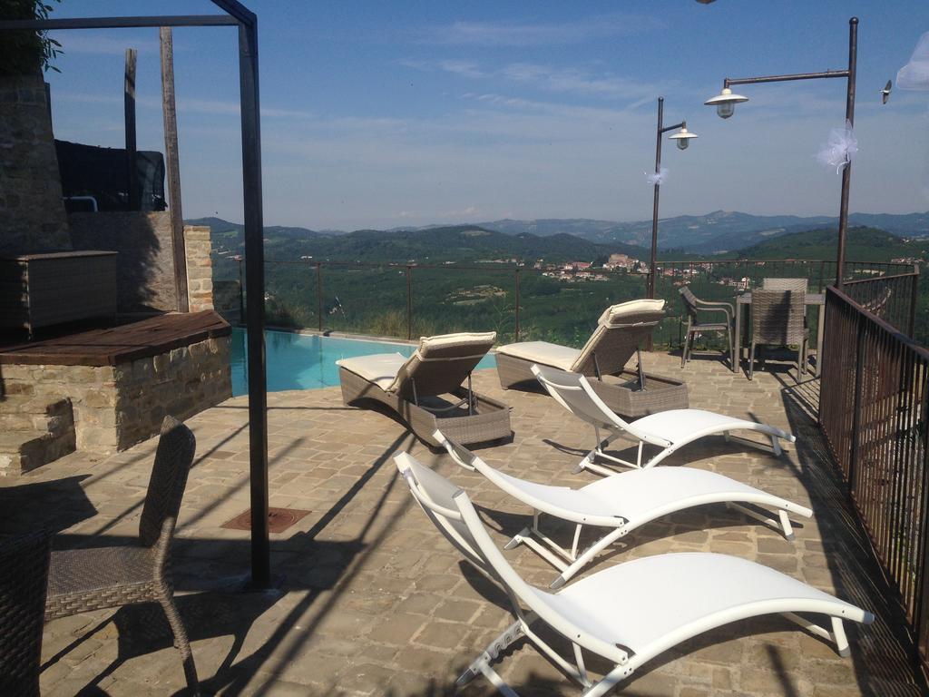 Dimora Storico Romantica Il Sole E La Luna Hostal Cerretto Langhe Exterior foto